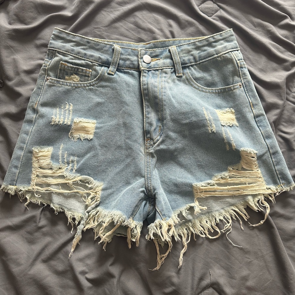 SHEIN Light-washed Denim Shorts